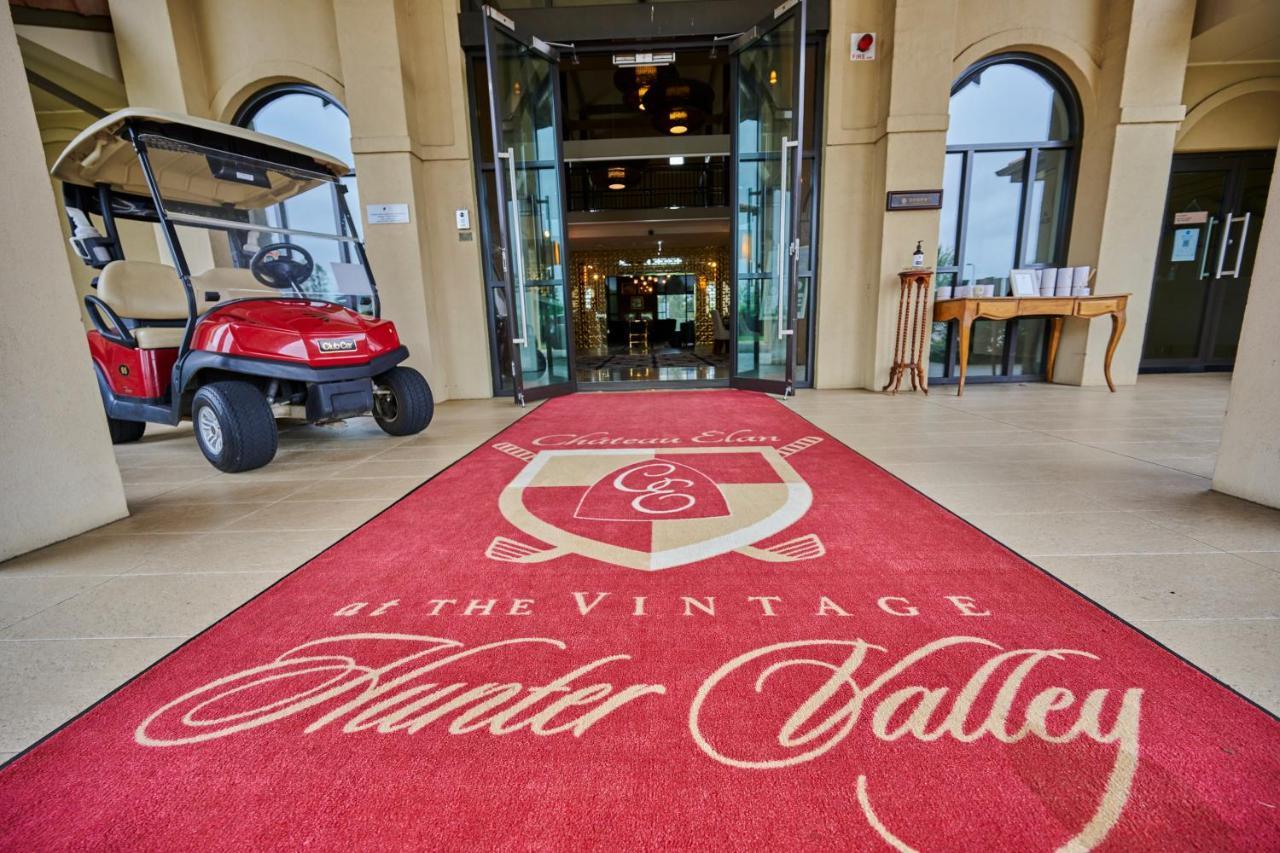Chateau Elan At The Vintage Поколбин Екстериор снимка Entrance to the River Valley Golf Course