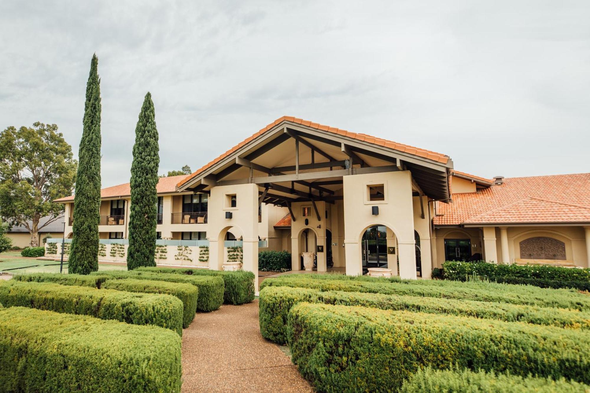 Chateau Elan At The Vintage Поколбин Екстериор снимка Clubhouse at the Royal Perth Golf Club