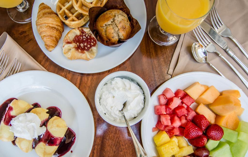 Chateau Elan At The Vintage Поколбин Екстериор снимка A continental breakfast